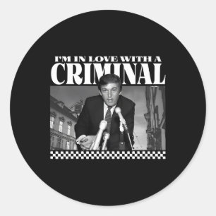 Pegatina Redonda Estoy enamorada de un criminal