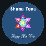 Pegatina Redonda Estrella judía Shana Tova<br><div class="desc">La estrella judía Shana Tova presenta una vidriera de estilo hebreo Estrella de David y un saludo soleado para un Feliz Año Nuevo.</div>