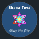 Pegatina Redonda Estrella judía Shana Tova<br><div class="desc">La estrella judía Shana Tova presenta una vidriera de estilo hebreo Estrella de David y un saludo soleado para un Feliz Año Nuevo.</div>