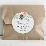 Pegatina Redonda Eucalipto Contemporáneo Gracias Favor De La Boda<br><div class="desc">Este eucalipto contemporáneo, gracias a la boda, favorece a un pegatina redondo clásico, perfecto para un boda sencillo. El diseño presenta acuarela morada, ondulada, y torgoña deliciosa peonías con hojas de eucalipto verde, inspiradora belleza artística. Haga que el pegatina le asigne las etiquetas propias, incluyendo sus nombres, el evento (si...</div>