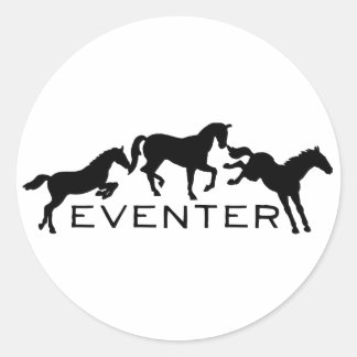 Pegatina Redonda Eventer con tres caballos saltando