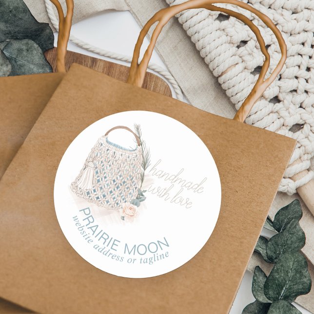 Pegatina Redonda Fabricado a mano con el Personalizado de la bolsa  (Handmade with Love small business packaging stickers with boutique boho crochet macrame bag)