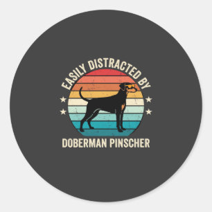 Pegatina Redonda Fácilmente Distraído por Doberman Pinscher Retro A