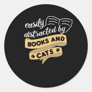Pegatina Redonda Fácilmente Distraído Por Libros Y Gatos Libros Gat