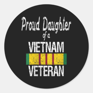 Pegatina Redonda Familia Militar Estadounidense - Orgullosa Hija De