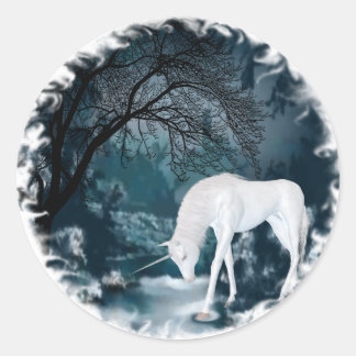 Pegatina Redonda Fantasía de Unicornio Blanco en el arte de la mito