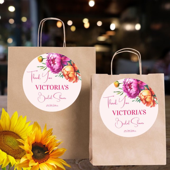 Pegatina Redonda Favor de baby shower nupcial floral magenta rosa d (Pink magenta peach peonies spring summer floral bridal shower thank you favor sticker)