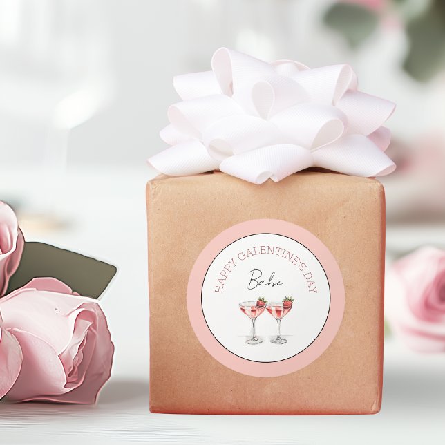 Pegatina Redonda Felices cócteles de fresa del Día de Galentine (Happy Galentine's Day Babe Strawberry Cocktails Classic Round Sticker)