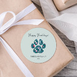 Pegatina Redonda Felices Pawlidays Modern Paw Art Christmas Sticker<br><div class="desc">¡Un lindo pegatina con temática de perro para celebrar la temporada navideña! La frase "¡feliz pawlidays!" se puede personalizar o personalizar. Personalizar con su apellido. Una gran huella de pata de adorno navideño y un moderno tipo de letra de escritura hacen un diseño elegante y encantador. Tarjeta perfecta para un...</div>