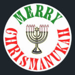 Pegatina Redonda Feliz Chrismanukah- Menorá de Navidad y Janucá<br><div class="desc">La forma perfecta de celebrar la Navidad y Janucá al mismo tiempo. Feliz Navidad   Feliz Janucá = Feliz Chrismanukah,  completo con velas de Menorá de bastón de caramelo.</div>