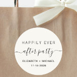 Pegatina Redonda Feliz desde la recepción de la boda crema Fiesta<br><div class="desc">Un moderno pegatina crema para tu recepción post boda o invitaciones de fiesta,  favores y correspondencia con "Feliz eterno después del Fiesta" en una mezcla de tipografía simple y escritura a la moda con toques,  tu nombre y fecha.</div>