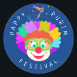 Pegatina Redonda Feliz Festival de Purim Funny Fiesta de Payasos<br><div class="desc">Feliz Festival de Purim, divertido globo de payaso. Traducción del hebreo: ¡Feliz Purim! Decoración de festividades judías con máscara de Payaso, decoración Fiesta Purim. Deseo una gran celebración de Purim. Carnaval, Mascarada, Festival, Fiesta de Niños de Festividad Judía, Israel. Artículos de artesanía y artículos de Fiesta > Artículos de envolvimiento...</div>