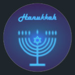 Pegatina Redonda Feliz Fiesta Hanukkah Decoración Hermosa<br><div class="desc">Feliz Fiesta Hanukkah Hermosa Decoración, Festividades Judías, Pegatina Clásico Redondo. Fondo judío de Hanukkah con símbolos tradicionales de Chanukah - menorah, velas, estrella de David y brillante patrón de papel tapiz de luces. Decoración del Festival Hanukkah. Jerusalén, Israel. Artesanías y artículos para Fiestas > Suministros para envolver regalos > Pegatinas...</div>