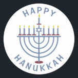 Pegatina Redonda Feliz Hanukkah Menorah<br><div class="desc">Estos pegatinas tienen una menorah y las palabras "Feliz Hanukkah". Vea aquí las invitaciones de los partidos coincidentes: https://www.zazzle.com/hanukkah_party_funny_whole_latke_fun_invitation-256781977102628379</div>