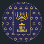 Pegatina Redonda FELIZ HANUKKAH Star David BLUE<br><div class="desc">Elegantes pegatinas festivos HANUKKAH con la estrella de oro falso de David como patrón de fondo. Parte de la colección FESTIVE STARS de diseños bereanos.</div>