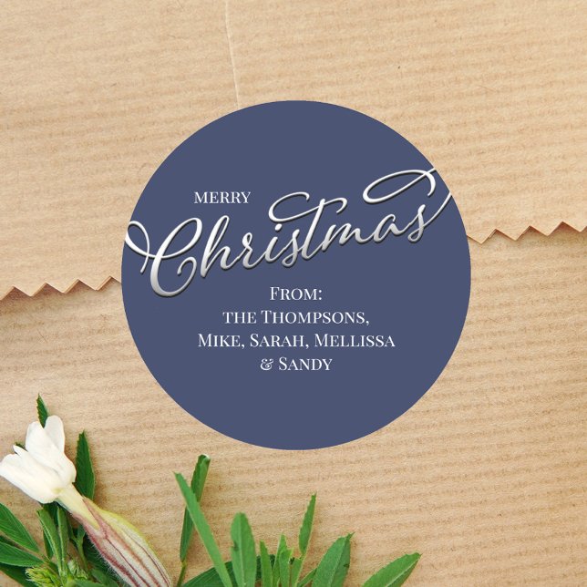 Pegatina Redonda Feliz Navidad Caligrafía Invierno Marina Blue Plai (Simple Merry Christmas holiday silver calligraphy circle sticker. With a solid Navy Blue background )