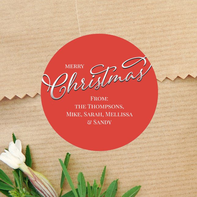 Pegatina Redonda Feliz Navidad Caligrafía Invierno Red Green Plaid (Simple Merry Christmas holiday silver calligraphy circle sticker. With a solid red background. )