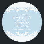 Pegatina Redonda FELIZ NUNCA DESPUÉS DE LA fiesta de los libros de<br><div class="desc">FELIZ NUNCA DESPUÉS DE LA fiesta de los libros de cuentos,  Favorece al Pegatina. Personalizar con cualquier texto. Artículos coincidentes en mi tienda.</div>