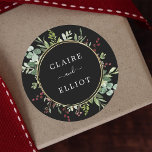 Pegatina Redonda Festividad de Navidades de la vegetación botánica<br><div class="desc">Este pegatina presenta eucalipto de acuarela pintado,  hojas verdes,  bayas rojas con un marco falso de círculo dorado. Para una personalización más avanzada de este diseño,  haga clic en el enlace "Personalizar más adelante". También están disponibles los elementos coincidentes.</div>