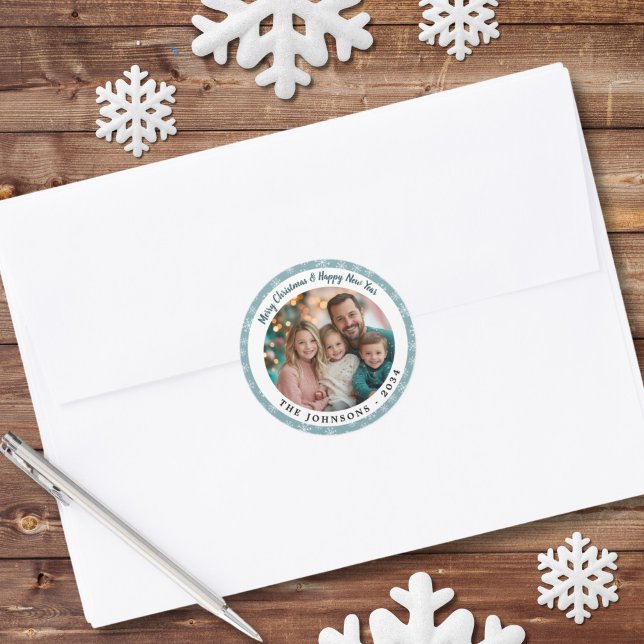 Pegatina Redonda Festividades Verde azuladas de nieve azul redondea (Round Blue Snowflake Christmas Sticker)