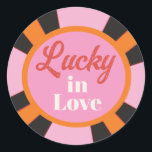 Pegatina Redonda Ficha de póquer Las Vegas Mod<br><div class="desc">Ficha de póquer de juego de Mod Colorida de Las Vegas. Dibujada a mano en colores naranja rosa rojo crema y negro. ¡Perfecta para una boda o fiesta de Las Vegas! Ilustración dibujada a mano por McBooboos. Todo el texto se puede cambiar para adaptarse a sus necesidades. Necesitará cambiar cada...</div>