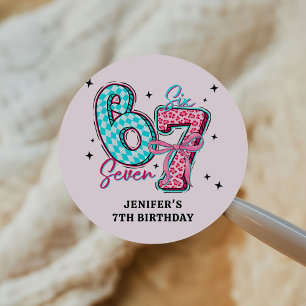 Pegatina Redonda Fiesta de cumpleaños de niña Pastel 67 Seis Siete