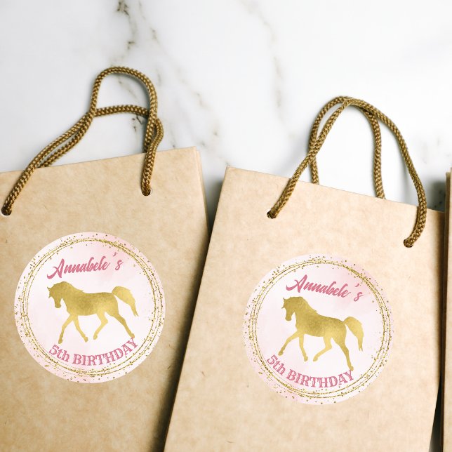 Pegatina Redonda Fiesta de cumpleaños del caballo rosa y dorado (Subido por el creador)