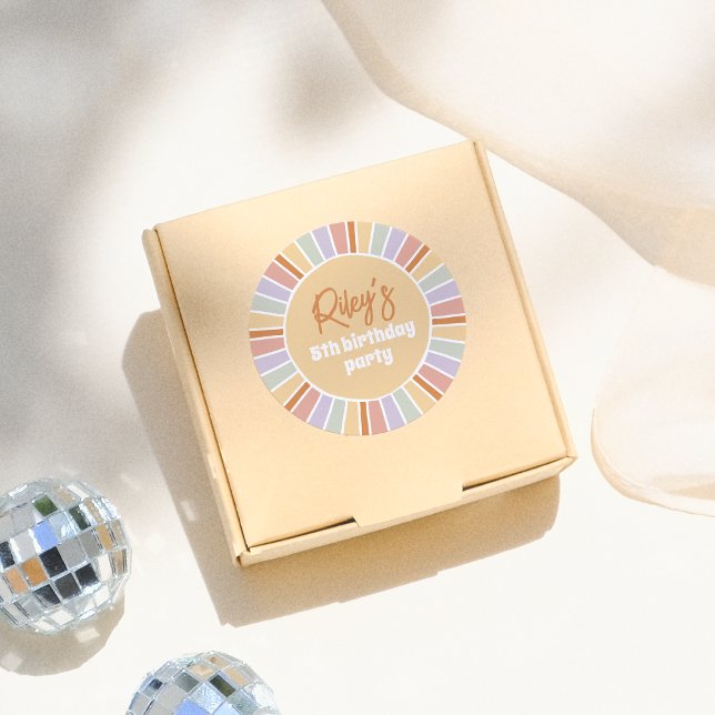 Pegatina Redonda Fiesta de cumpleaños del Chica Retro Groovy Sunshi (Subido por el creador)