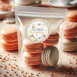 Pegatina Redonda Fiesta de cumpleaños del niño del camión volcado