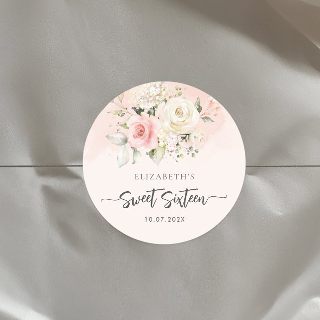 Pegatina Redonda Fiesta de cumpleaños Sweet 16 con flores rosadas e (Floral Sweet Sixteen Script 16th Birthday Round Classic Sticker)