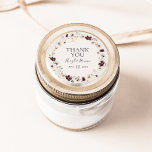 Pegatina Redonda Flor silvestre de cobre de Borgoña | Beige Gracias<br><div class="desc">Esta flor borgoña de cobre | beige gracias a usted por el clásico pegatina redondo es perfecto para su clásico boda rústico de boho, blanco, marsala. El diseño presenta una guirnalda bohemia o un ramo de flores silvestres modernas de acuarela moradas, rojas, grises y rosa rubor, además de naranja quemado...</div>