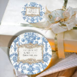 Pegatina Redonda Floral elegante Vintage Blue Gold Bridal<br><div class="desc">Decoración clásica, tradicional y moderna de la ducha Bridal en azul y blanco para un elegante tema vintage. El marco dorado barroco de estilo rococó, de diseño gráfico, se sitúa sobre un elegante patrón vintage francés o inglés clásico de papel de pared floral. Creado a partir del marco grabado adornado...</div>