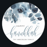 Pegatina Redonda Flores azul acuarela Happy Hanukkah Calligraphy<br><div class="desc">¡Feliz Hanukkah! Añade un hermoso acento floral a tus regalos,  tarjetas y sobres con estos pegatinas florales. Tiene un patrón acuarela de flores azules. Los textos son totalmente editables para cualquier evento. Los elementos coincidentes están disponibles.</div>