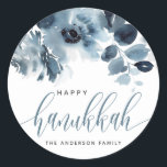 Pegatina Redonda Flores azul acuarela Happy Hanukkah Calligraphy<br><div class="desc">¡Feliz Hanukkah! Añade un hermoso acento floral a tus regalos,  tarjetas y sobres con estos pegatinas florales. Tiene un patrón acuarela de flores azules. Los textos son totalmente editables para cualquier evento. Los elementos coincidentes están disponibles.</div>