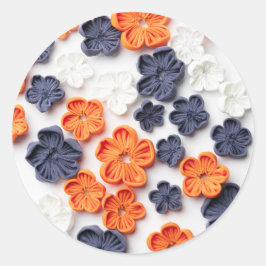 Pegatina Redonda Flores de tela cosida artesanal de primavera azul 