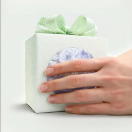 Pegatina Redonda Flores y plumas bohemias de Baby Shower