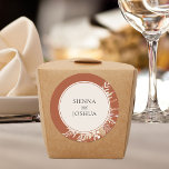 Pegatina Redonda Foliage botánico Terracotta Boda personalizado<br><div class="desc">Sencillos, cálidos y sabrosos stickers de bodas en un dueto de terracota y crema. Diseño botánico con panel de invitación, enmarcado con hojas acuáticas y follaje en tonos rojizos de color crema de almendras amarillo y oro. Diseño elegante y frondoso con un estilo moderno. Por favor, navegue por mi tienda...</div>