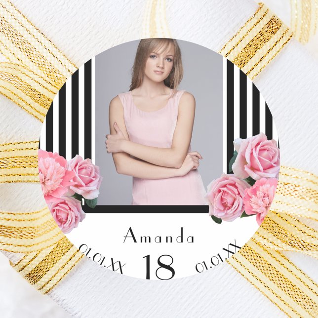 Pegatina Redonda Foto de 18 años rayas blancas negras florals (Subido por el creador)