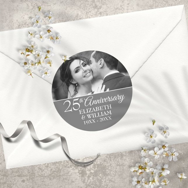 Pegatina Redonda Foto del 25° Aniversario del Boda Plata Elegante (25th Wedding Anniversary Photo Elegant Silver Classic Round Sticker)