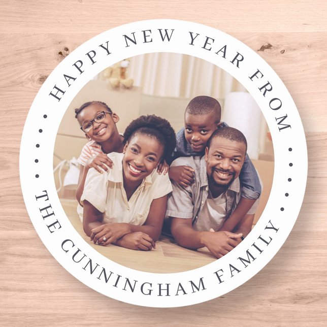 Pegatina Redonda Foto familiar moderna simple y elegante de Año Nue (Subido por el creador)