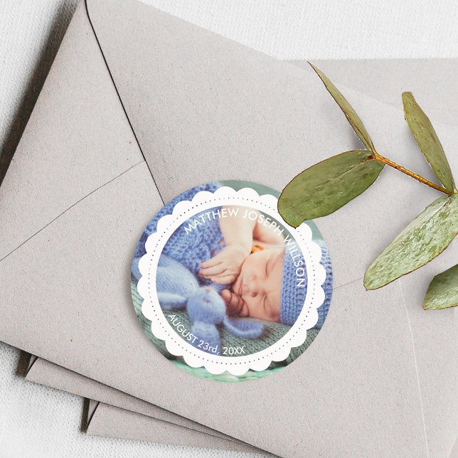 Pegatina Redonda Foto Personalizada de Anuncio de Nacimiento (Birth Announcement Photo Personalized Classic Round Sticker)