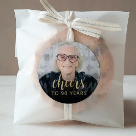 Pegatina Redonda Fotomontaje de la fiesta de cumpleaños número 90