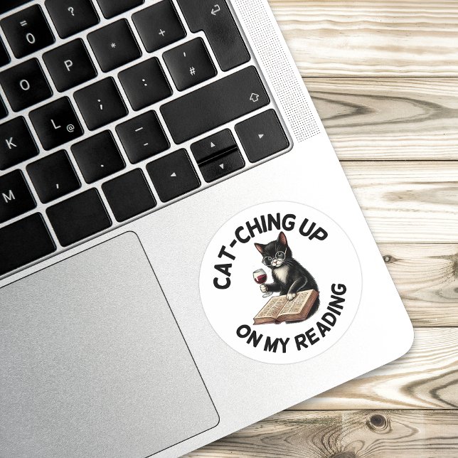 Pegatina Redonda Funny Bookish Drinking Cat Reading (funny cat pun reading sticker)
