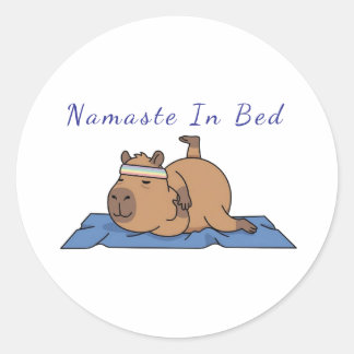 Pegatina Redonda Funny Capybara Yoga Sticker – Namaste In Bed