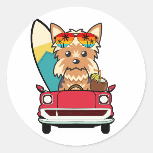 Pegatina Redonda Funny Yorkshire Terrier conduce a la playa