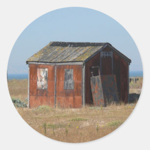 Pegatina Redonda Gabinete aherrumbrado viejo de la choza de la