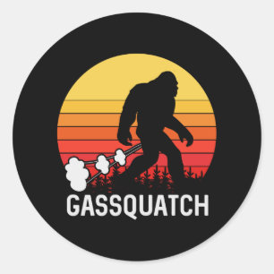 Pegatina Redonda GASSQUATCH Bigfoot Retro Fart Design