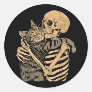 Pegatina Redonda Gato abrazando esqueleto – Regalo para amantes de
