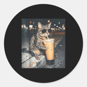 Pegatina Redonda Gato bebiendo café helado meme divertido de animal