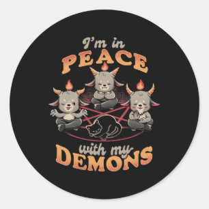 Pegatina Redonda Gato En Paz Con Mis Demonios Cuidan Baphomet Graci